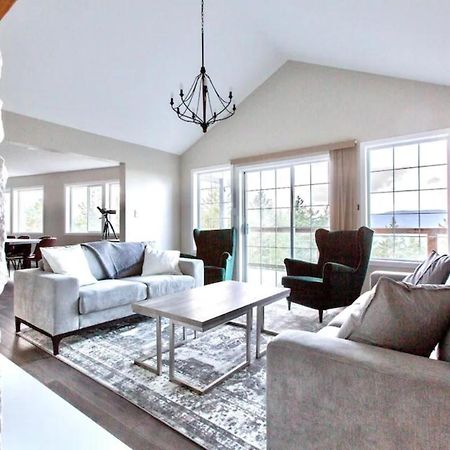 Stunning Home With Amazing Views Near The City Victoria Kültér fotó